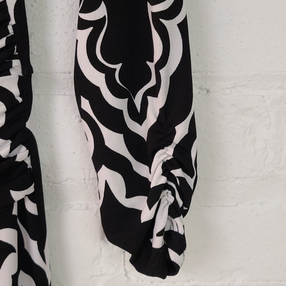 - WHITE HOUSE BLACK MARKET KNIT DRESS SZ SMALL - Picture 4 of 5